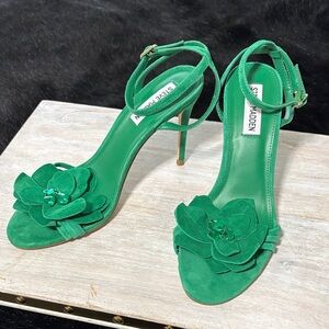 Steve Madden Emerald Green Floral Heels